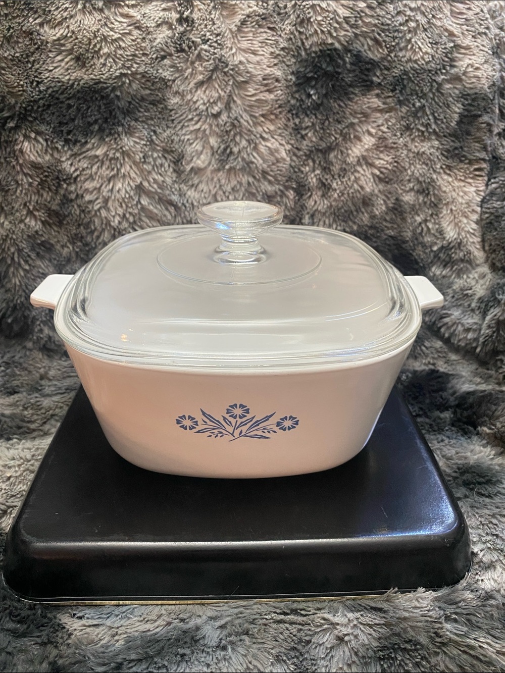 Corningware White Casserole with Blue Floral Cornflower and Glass Lid. 80 OZ